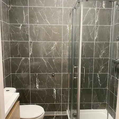 Moorepark West House Homestay