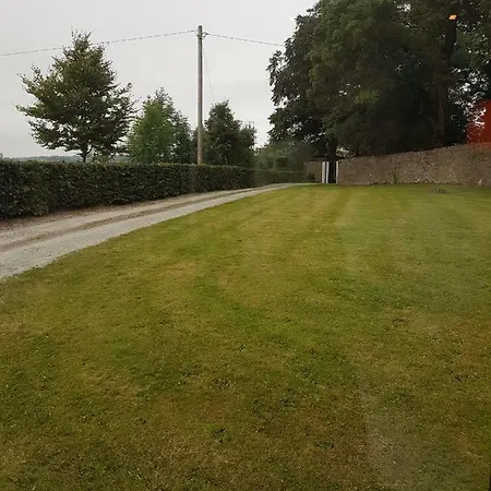 Moorepark West House منزل للإقامة