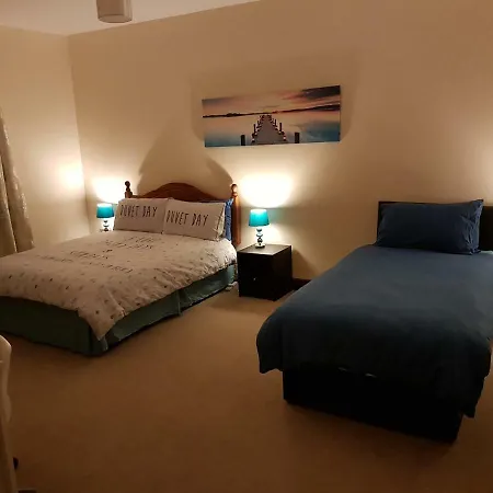 Moorepark West House * ファーモイ