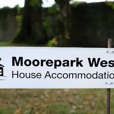 Homestay Moorepark West House Fermoy