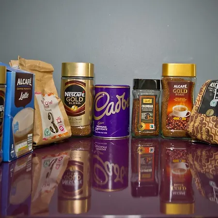 ホームステイ Moorepark West House