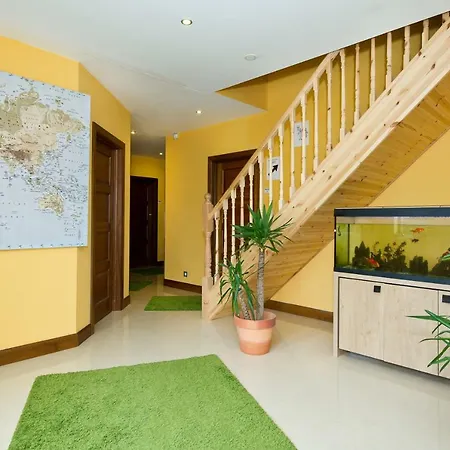 Homestay Moorepark West House *