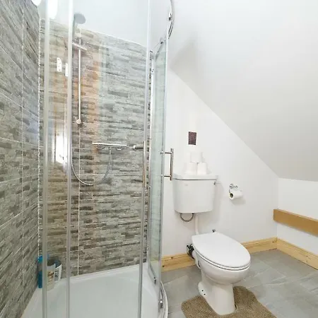 Moorepark West House Privatunterkunft *