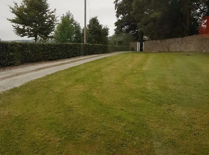 Moorepark West House Homestay